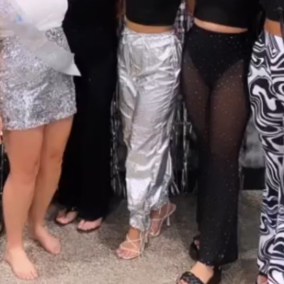 Perfect for a metallic disco party - Picture 3 of 3